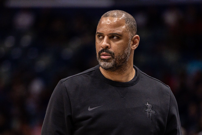 火箭140-106大胜爵士豪取5连胜 进攻效率提升防守