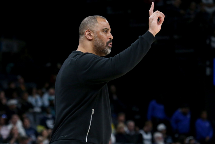 火箭140-106大胜爵士豪取5连胜 进攻效率提升防守