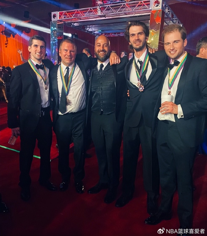 费尔蒂塔豪掷3亿美元收购WNBA球队 火箭五少爆发