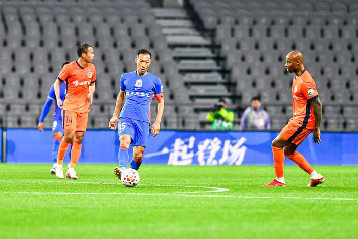 盖伊破门助申花四连胜 青岛海牛难阻申花强势崛